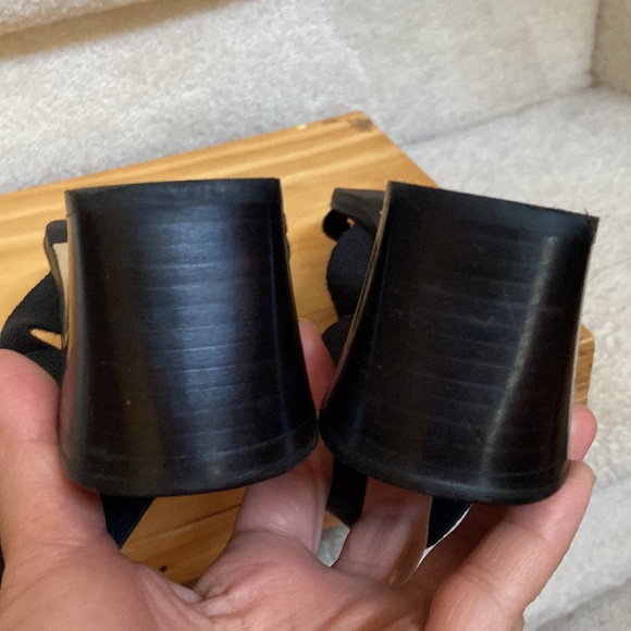 browns black sandals - Picture 5 of 9